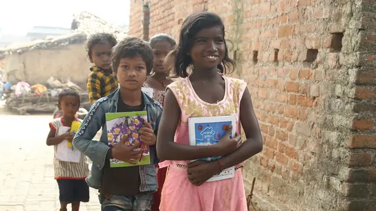 Indien: Kinder gehen zur Schule statt zur Arbeit